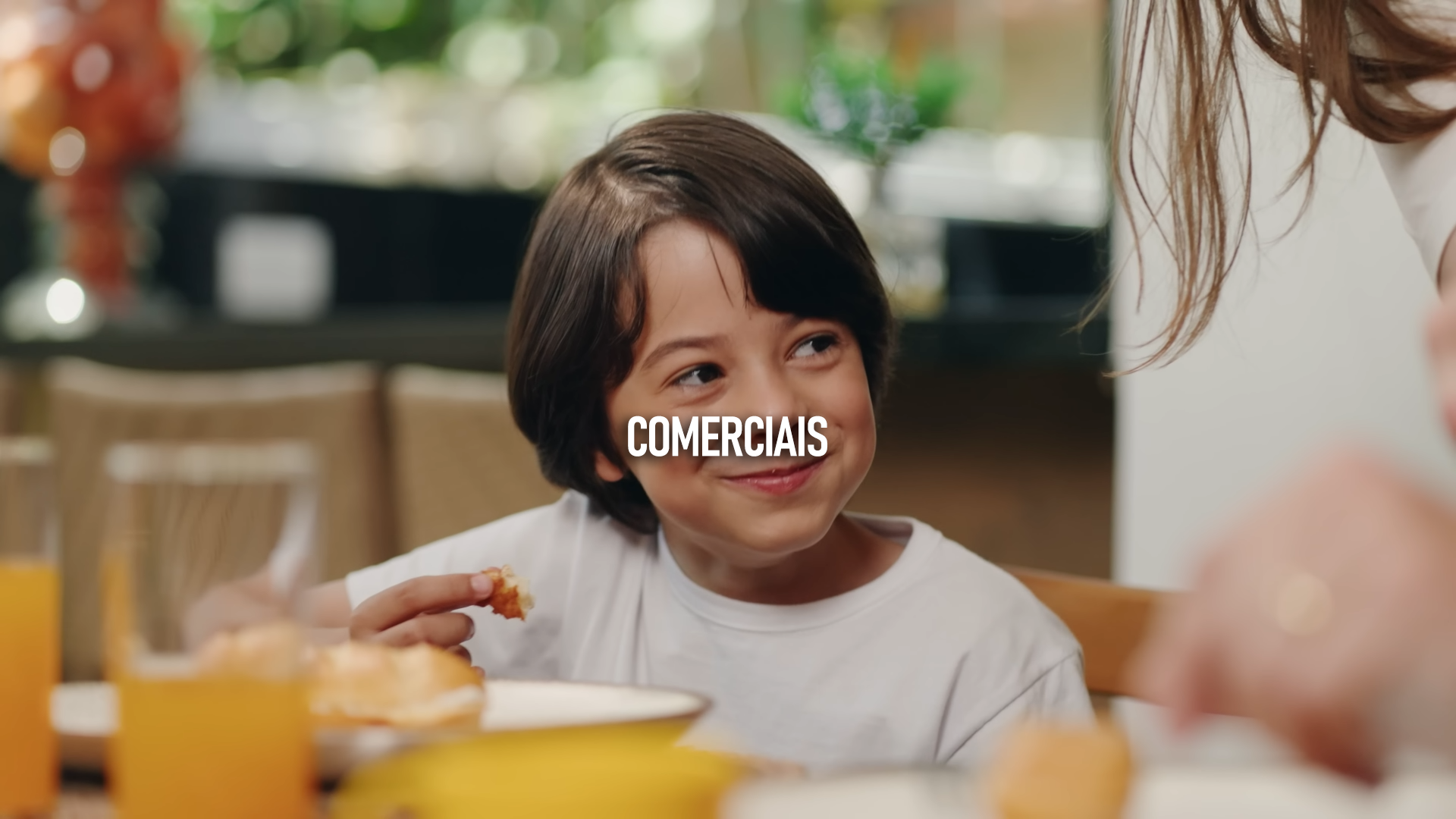 COMERCIAIS